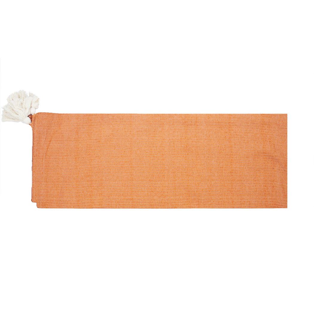 PIE DE CAMA NARANJA SOBRE BLANCO